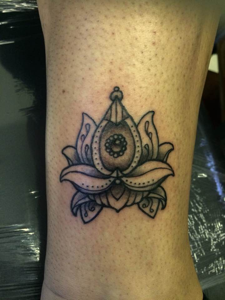neo traditional mandala lotus tattoo