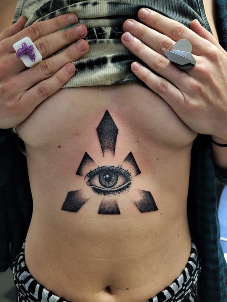 eye tattoo