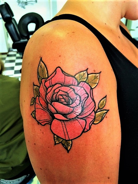 rose tattoo in cartoon/neo traditional style, by Inkfish tattooshop Rotterdam